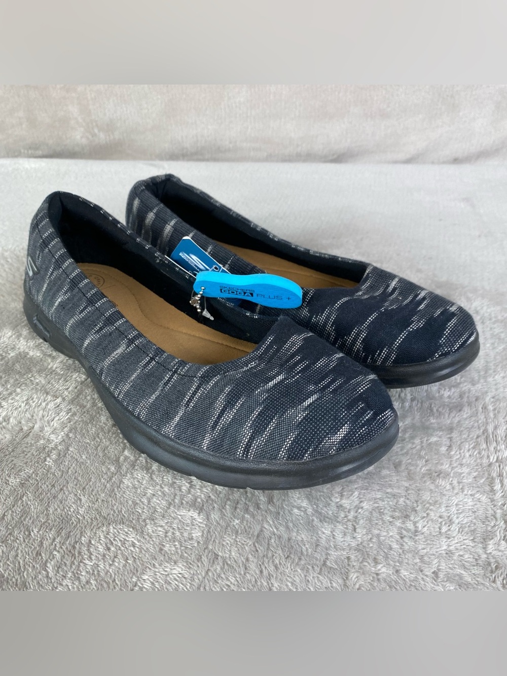 Skechers Go Step GoGa Shoes Flats Womens‎ Size 10 Black Knit Slip On Walking NEW